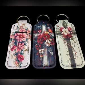 💰💸🤑Free with bundle -one random lipstick holder /keychain